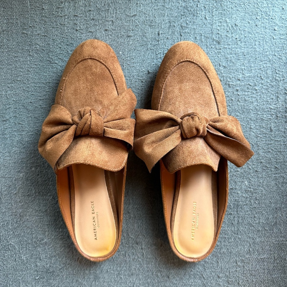 American Eagle Brown Bow Tie Mules Size 8